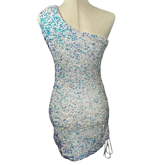 Beautiful White One Shoulder Sequin Stretch Mini Dress Size Medium - Picture 2 of 10